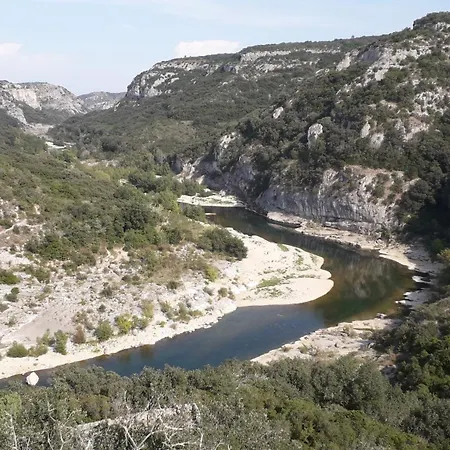 Charming Small House Close To Uzes Semesterbostad *