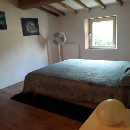 Semesterbostad Charming Small House Close To Uzes